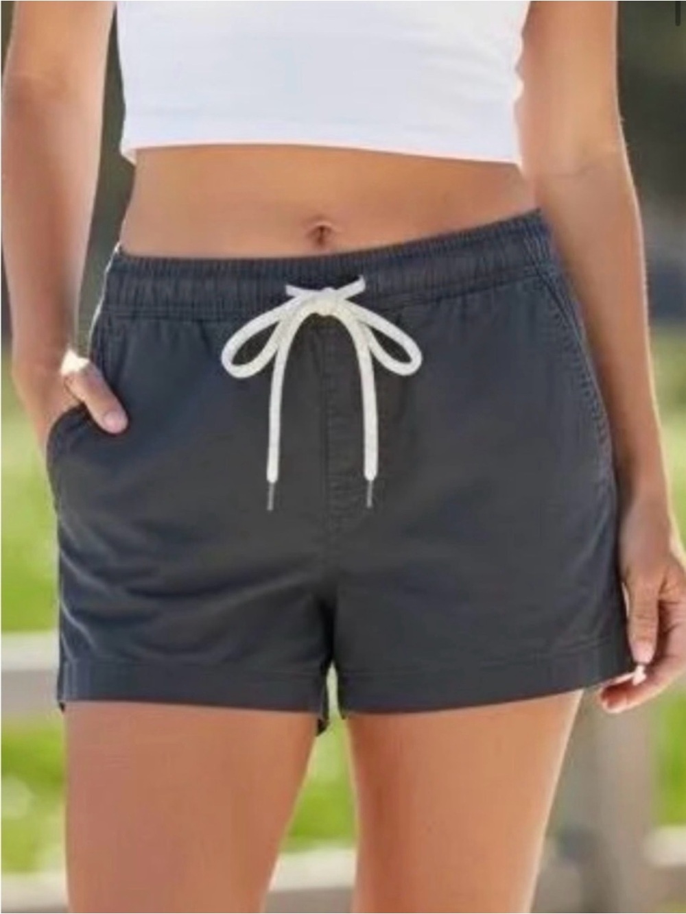 Vuori Women’s small - Ripstop Shorts - Charcoal Grey (VW364)